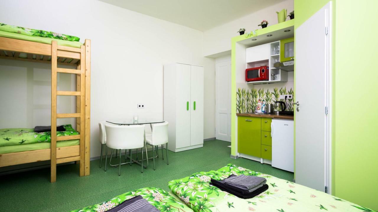 Apartment Four Year Seasons - Walkable To Centre, Metro And Riverside Prag Eksteriør billede